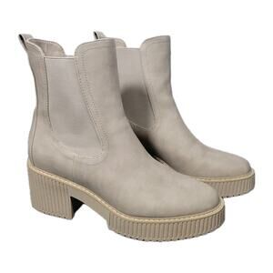 Dolce Vita Women’s Darcel Lug Danda Boot Stone Color Size 9 Gently Used